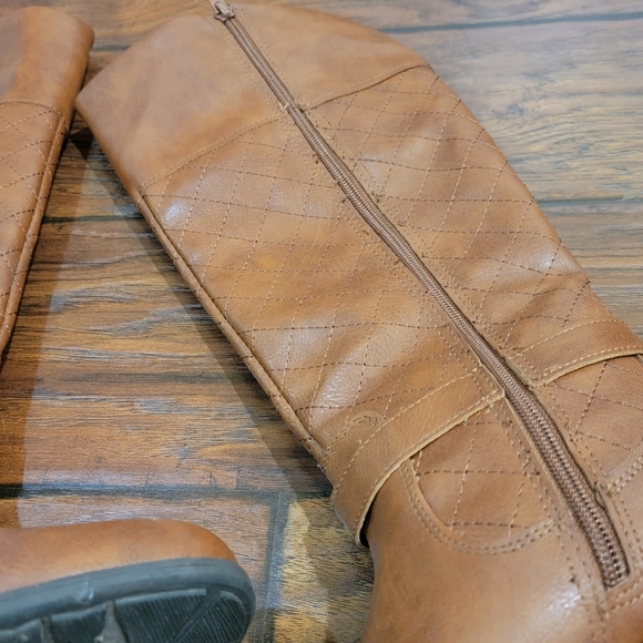 St. John's Bay boots - Picture 7 of 8